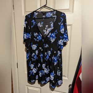 Torrid floral blouse